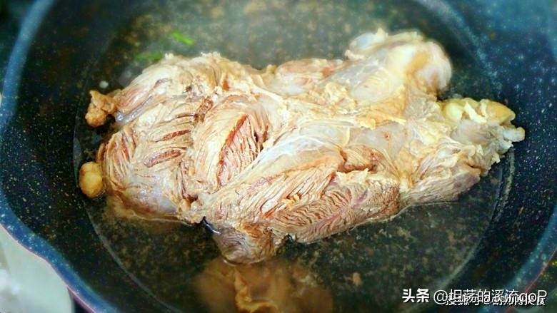 炖牛肉时，切记别放两种调料，很多人都不懂，难怪牛肉又老又柴  -图6